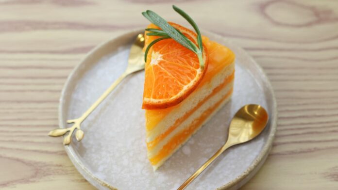 1746624104_news_image_image.gala_.de24366898tyFv3w1440r1.7778aperolspritztorte.jpg.jpeg