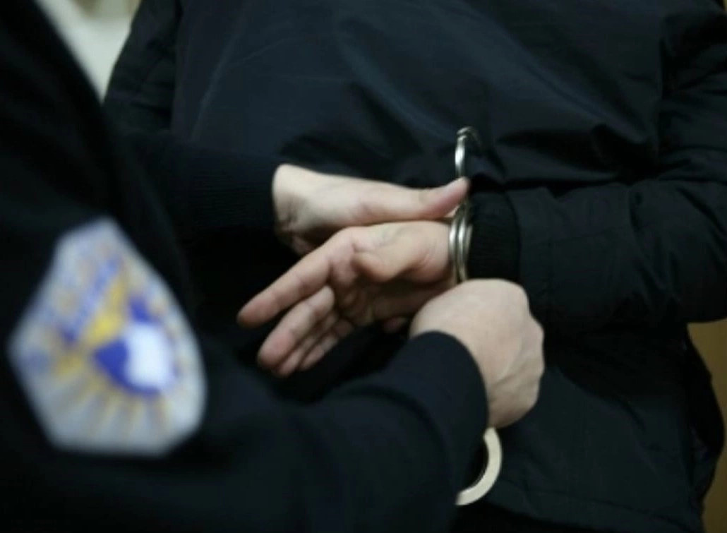 Arrestohet një person, tentoi t’u japë ryshfet policëve në kufi