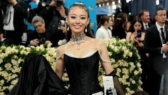 1746724243_news_image_image.gala_.de24368208tpxv3w1440r1.7778ginaaliceredlinger.jpg.jpeg