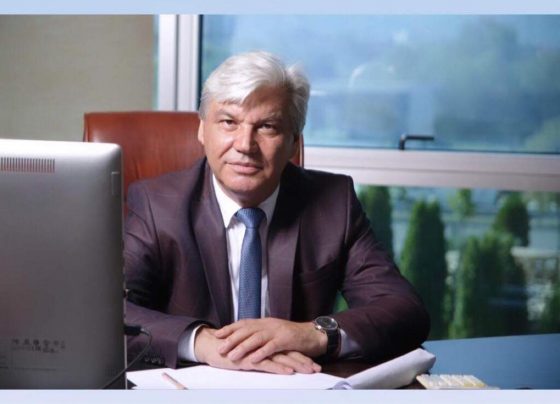 Kryeziu tregon nenin Kushtetues që presidentja Osmani mund të shpëtoj Kosovën nga kriza Qeveritare