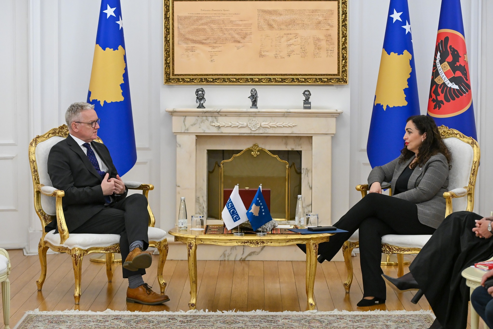 Osmani pret në takim ambasadorin e ri të OSBE-së, Gerard McGurk