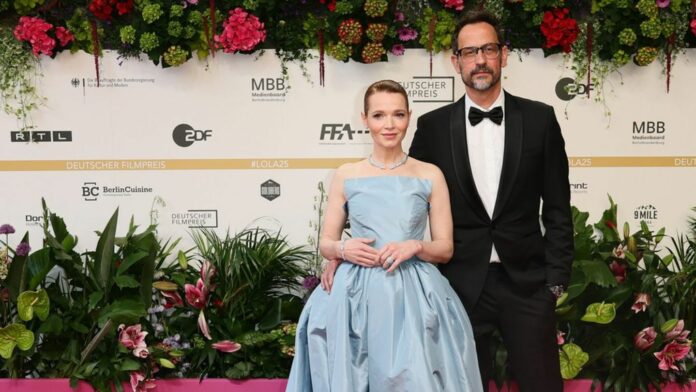 1746828482_news_image_image.gala_.de24369342tHMv3w1440r1.777809wieeineechteprinzessinbeimfilmpreis11spotonarticle1096957.jpg.jpeg