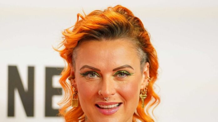 1746885343_news_image_image.gala_.de24369622tq1v3w1440r1.777810wuetendnachausladungvonndrtalkshow11spotonarticle1097000.jpg.jpeg