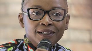 Vdekja e Suisso-Cameroonnaise Koyo Kouoh, Komisioneri i Bienalës së Venecias 2026