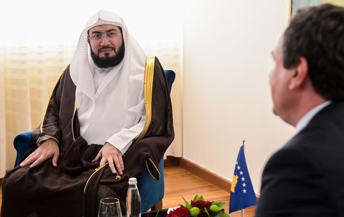 Kurti pret Imamin e Qabesë: Mirënjohës për mbështetjen e Arabisë Saudite në periudhat tona më të vështira