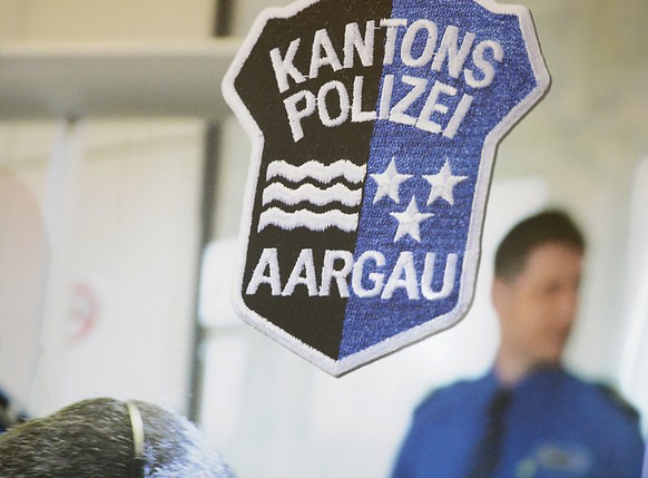Operacioni i Madh i Policisë në Neuenhof Ag-Background i paqartë