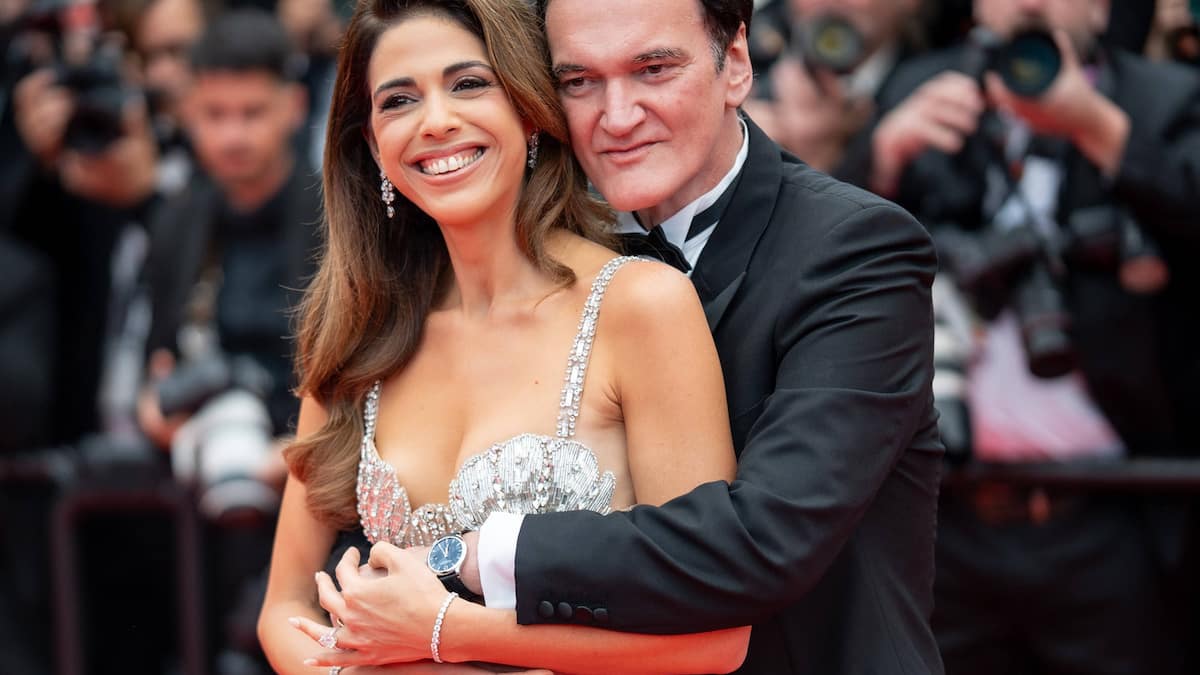 Quentin Tarantino gëzon aksidentin e tij në martesë me zonjën Daniella në Kanë