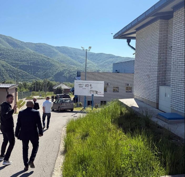 Fabrika e ujit në Zubin Potok nën kontrollin e ujësjellësit “Mitrovica”