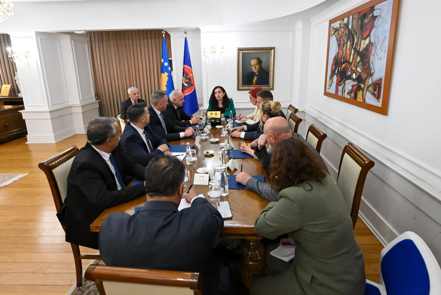 Presidenca publikon fotografi nga takimi i Osmanit me partitë joshumicë: Dëgjoi kënvështrimet e secilit
