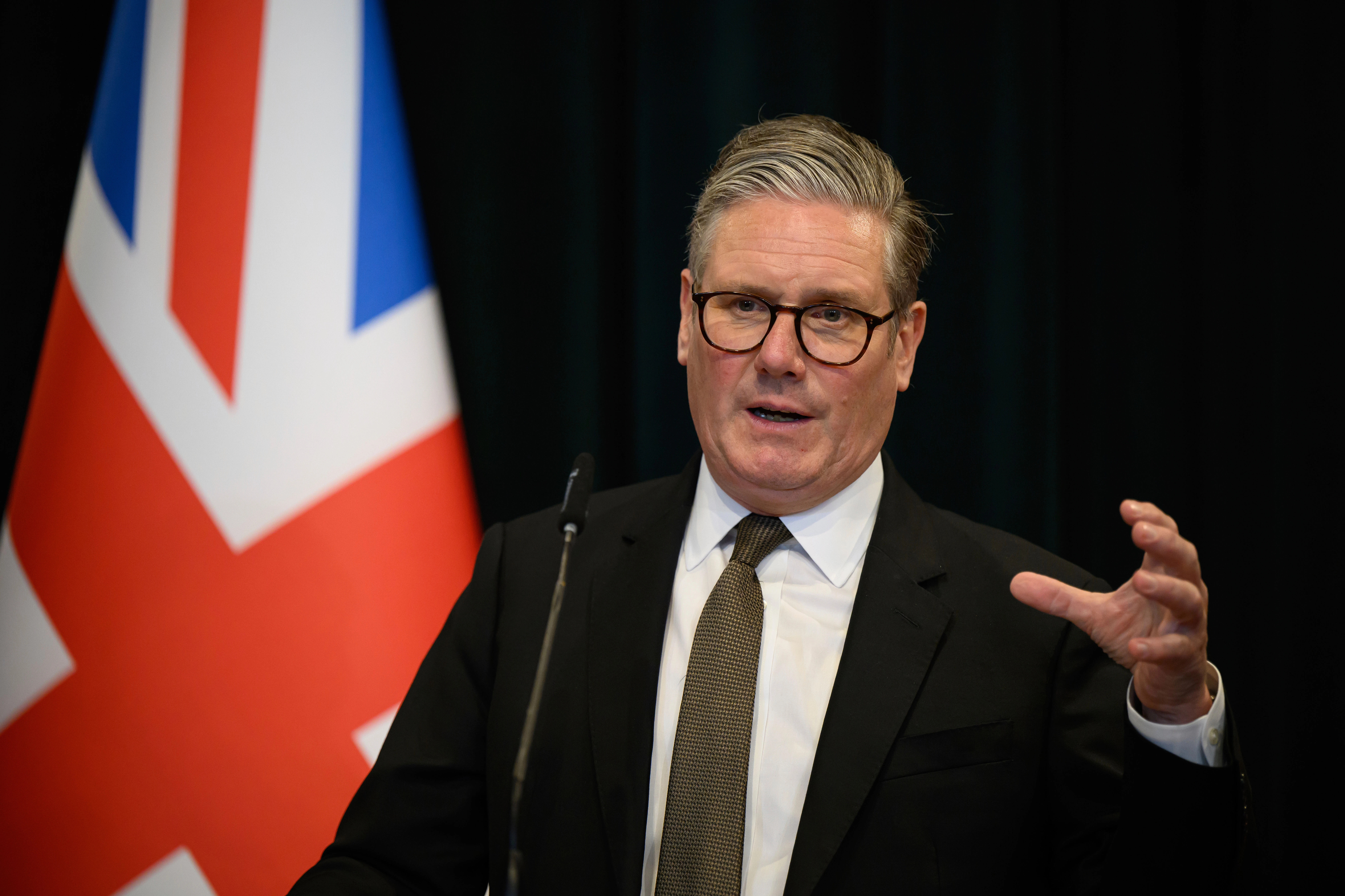 Starmer akuzon Putinin se po i zvarritë bisedimet e paqes