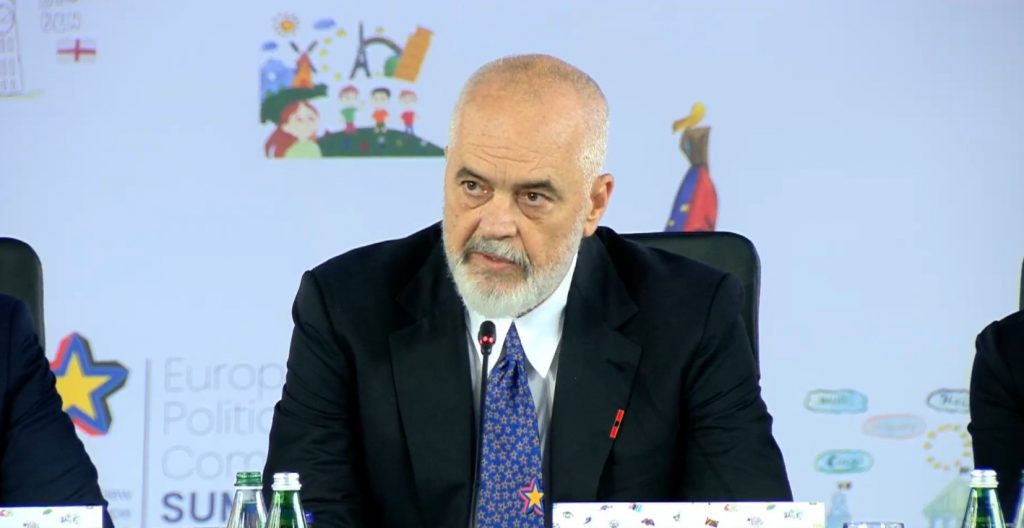 Rama në Samitin e Komunitetit Politik Evropian: “52% e shqiptarëve votuan për t’u bashkuar në BE”