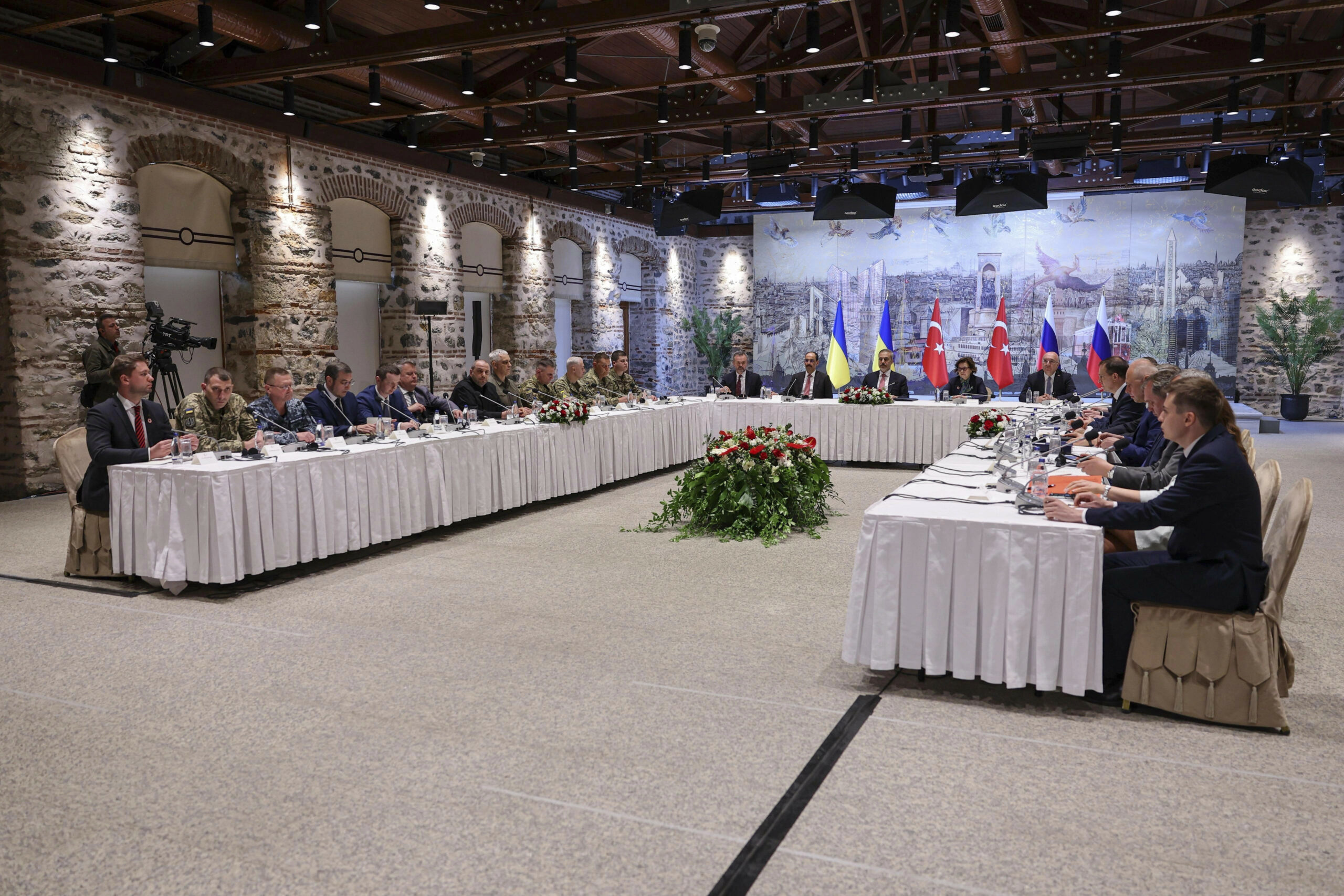 Përfundojnë bisedimet mes Rusisë dhe Ukrainës në Stamboll