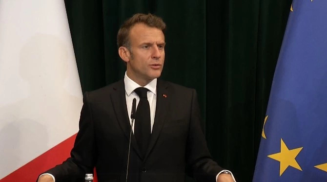 Macroni uron që javët e ardhshme të rifillojë dialogu Kosovë – Serbi