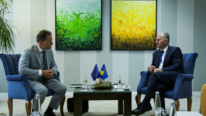 Bislimi në takim me Jiri Plecity rithekson nevojën e menjëhershme për heqjen e masave ndaj Kosovës