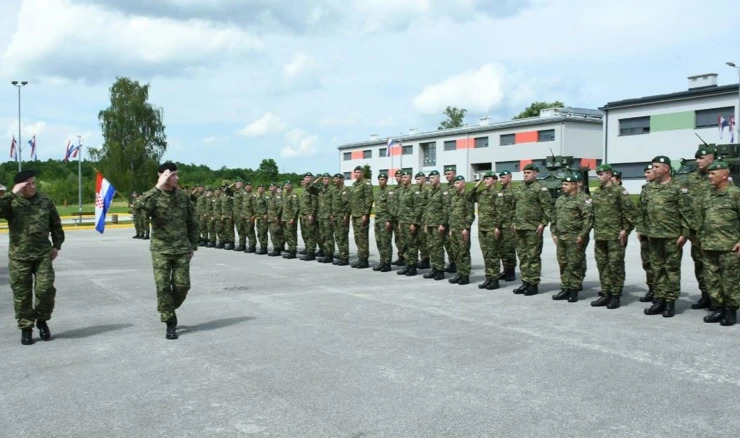 Kroacia dërgon kontingjentin e 43-të ushtarak në Kosovë – 154 pjesëtarë të HRVCON-it nisin misionin në kuadër të KFOR-it