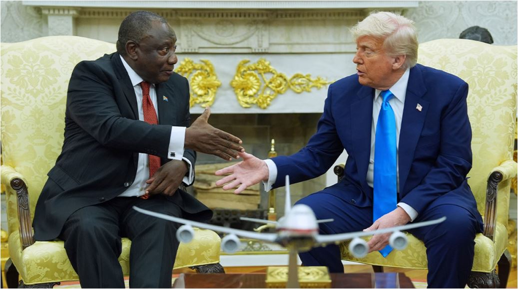 Përplasje tjetër në Shtëpinë e Bardhë, Trump flet për gjenocid ndaj të bardhëve në Afrikën e Jugut, Presidenti i këtij vendi ia kthen