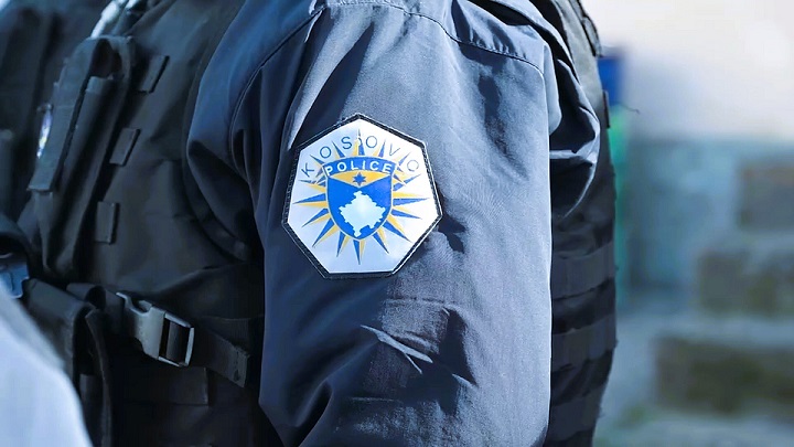 Këta janë të rinjtë që u kapën me materiale nacionaliste dhe dron në Graçanicë – Nis hetimi për nxitje të urrejtjes
