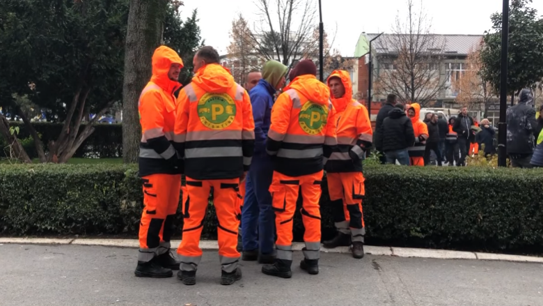 Komuna e quan të panevojshme grevën e punëtorëve të “Pastrimit”, thotë se po keqpërdoren politikisht