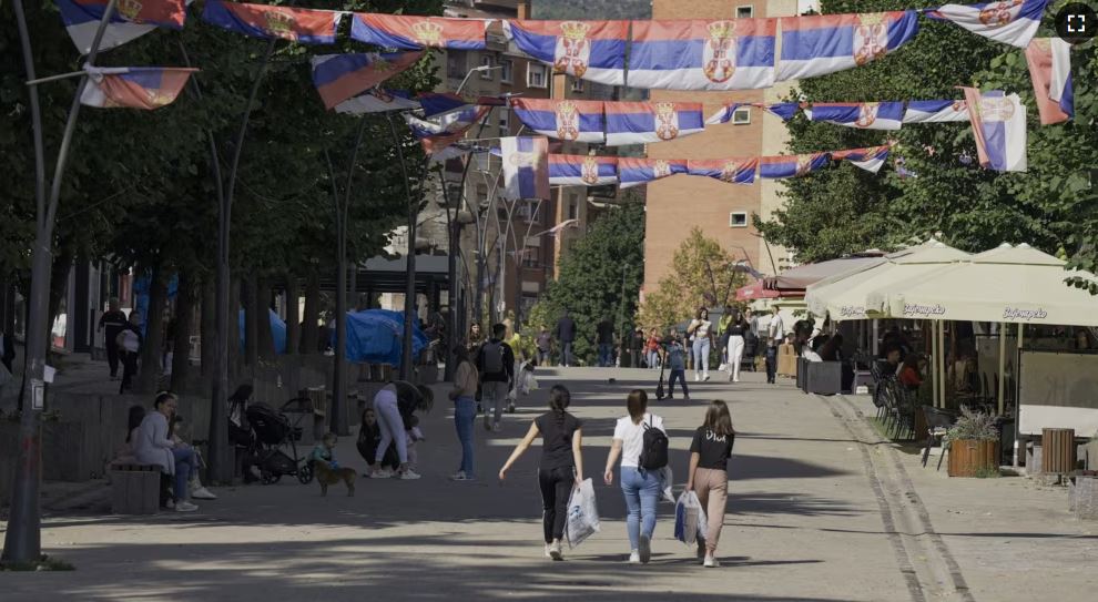 Radio Evropa e Lirë: Çfarë shkaktoi reagime të shumta për incidentin në Mitrovicën e Veriut?