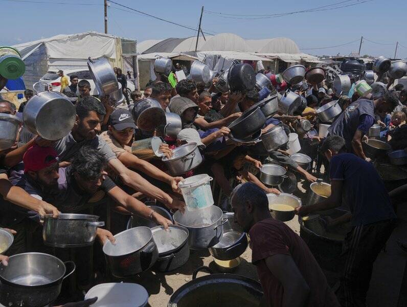 Kaosi në Gaza: Ndërprehet shpërndarja e ndihmave, OKB voton për armëpushim urgjent