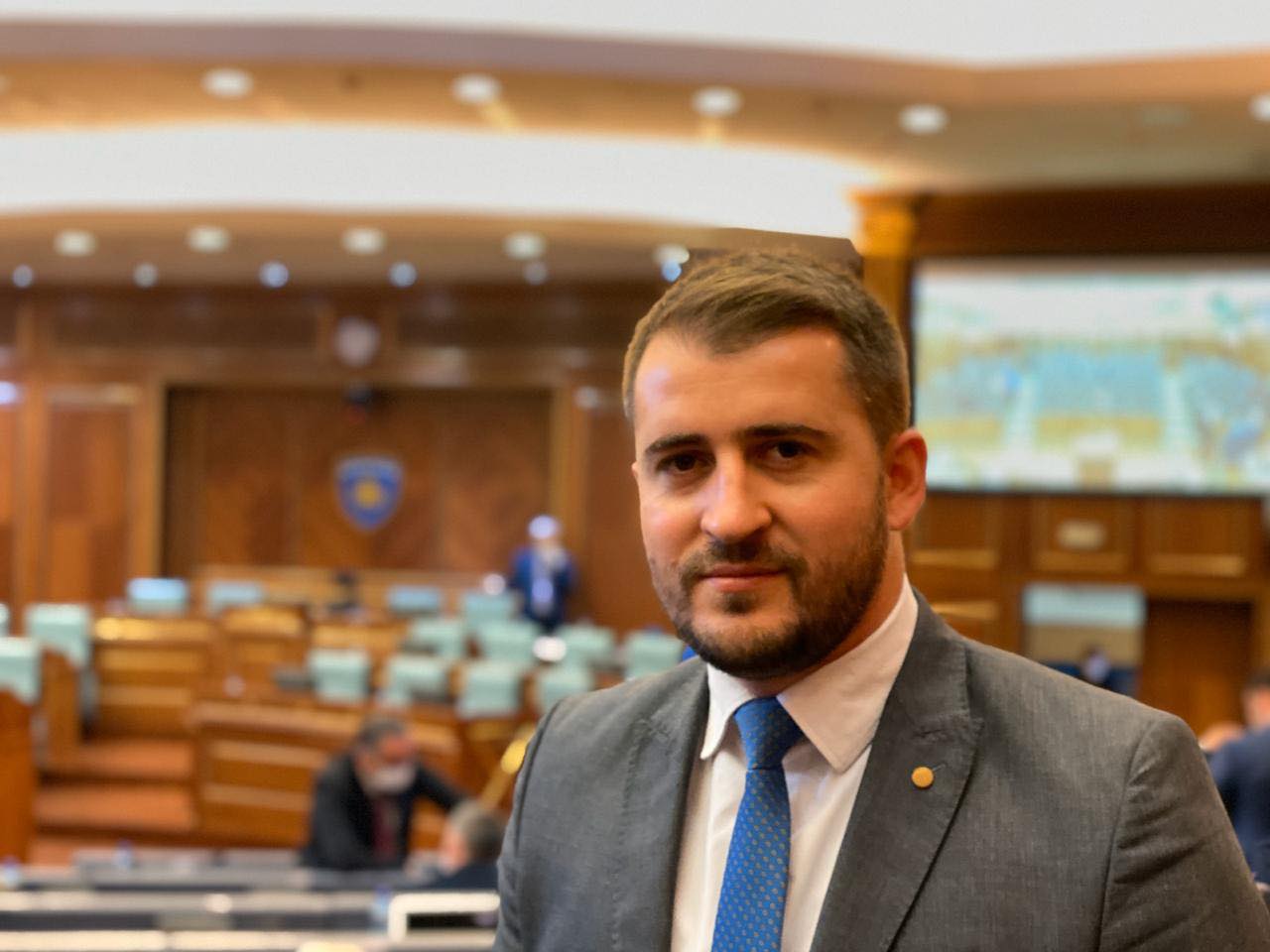 Lushtaku ironizon: S’di se cili kurban duhet me u pre për me tregu unitet