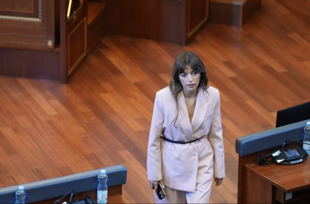 Sot i patën veç 48 ”për”, ndërsa Haxhiu thotë se i kanë votat për Qeverinë: Le të na sfidojnë