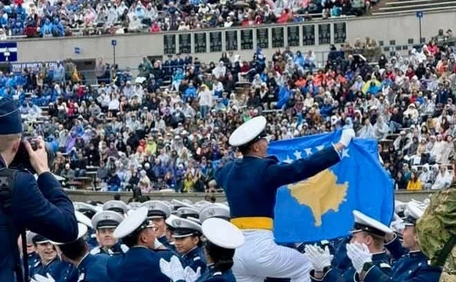 Katër kosovarë diplomojnë në akademitë prestigjioze ushtarake në SHBA
