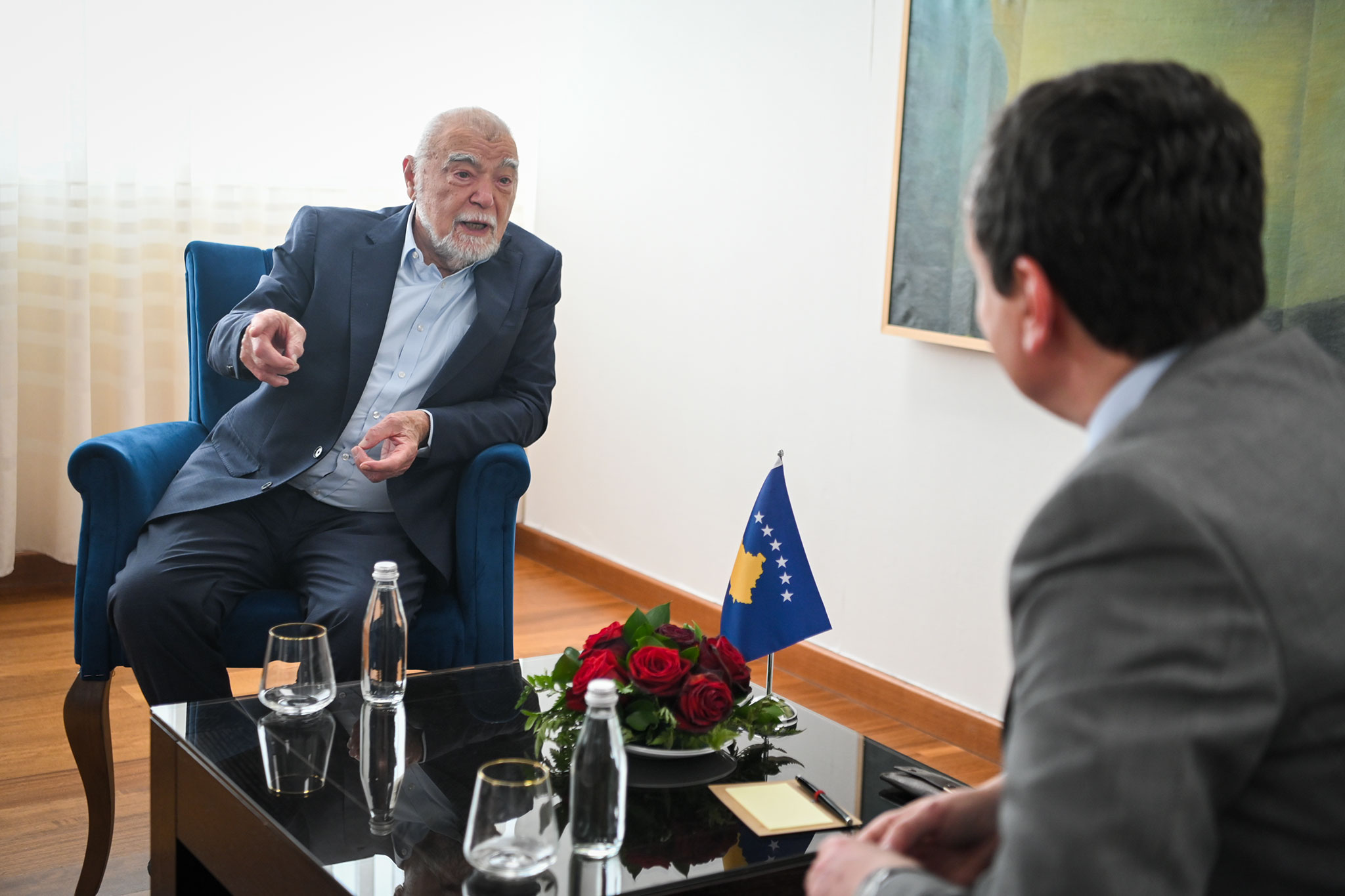 “Gjendja në Ballkan shumë më e mirë se para tri dekadave, por disa probleme janë të vjetra nga ajo kohë”, Kurti e pret në takim ish-presidentin Mesiq