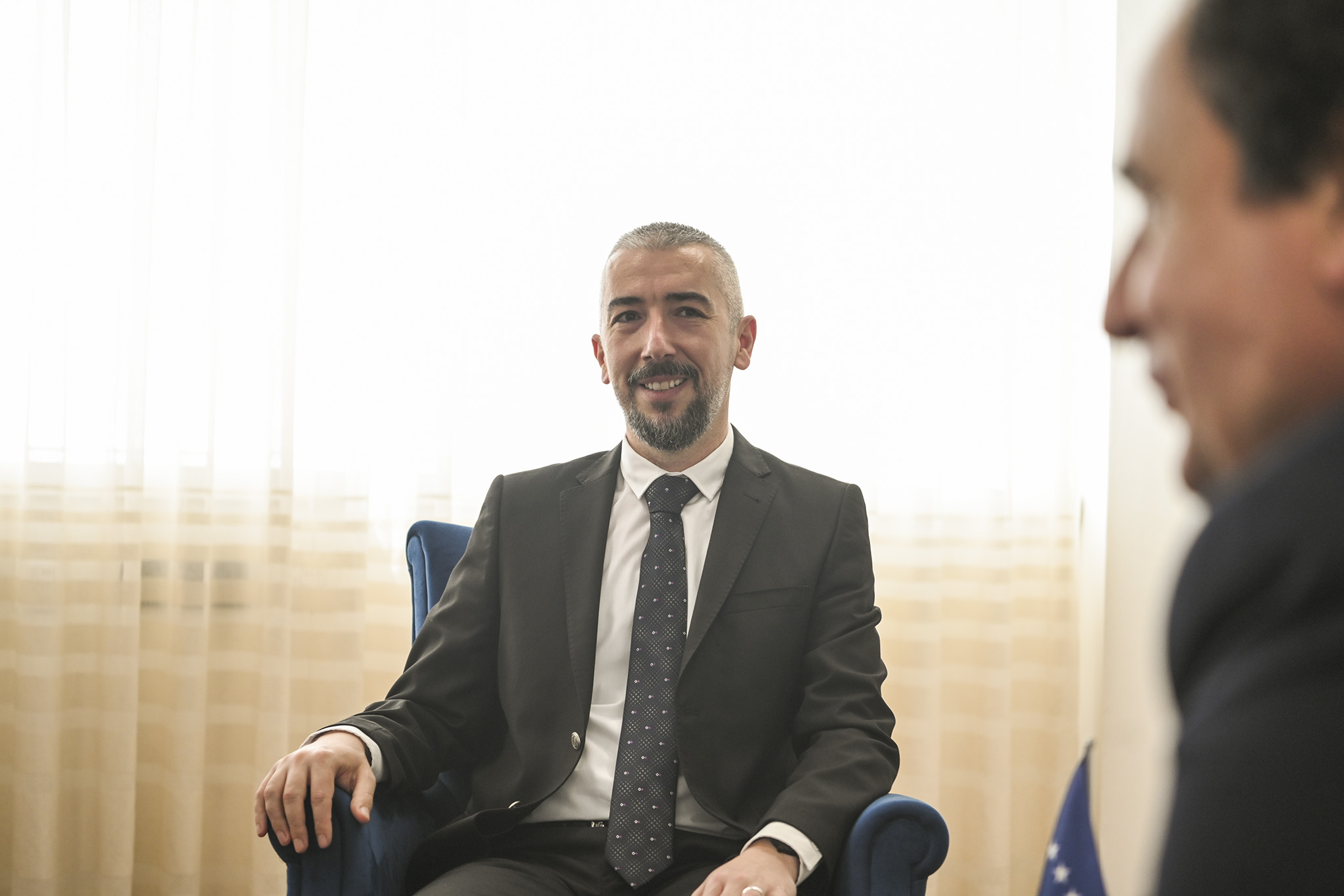 Kurti viziton komunën veriore të Mitrovicës, takohet me Atiqin