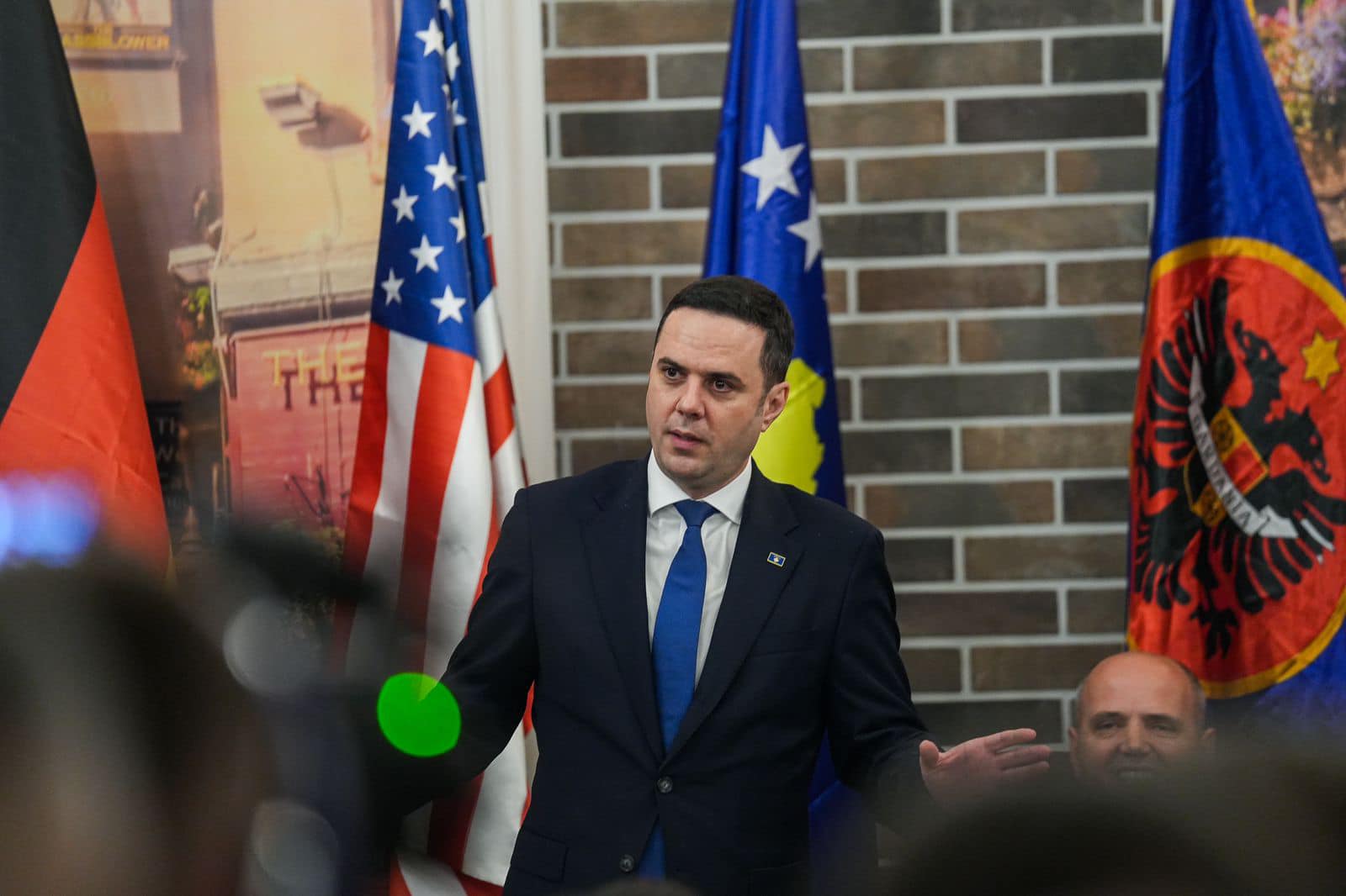 Abdixhiku shpalos sot planin 15 pikësh të LDK-së për Qeverinë e Unitetit