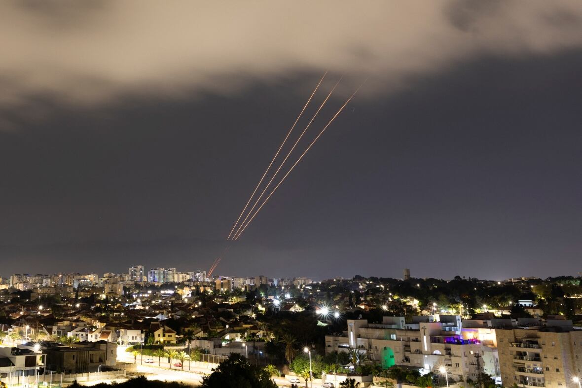 Sirenat bien në Tel-Aviv dhe Jerusalem, televizioni iranian raportoi për një tjetër sulm