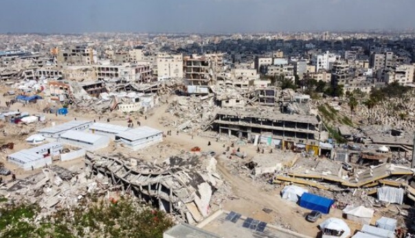 Raportohet për 140 të vrarë në 24 orë nga sulmet izraelite në Gaza, mes tyre civilë që prisnin ndihma
