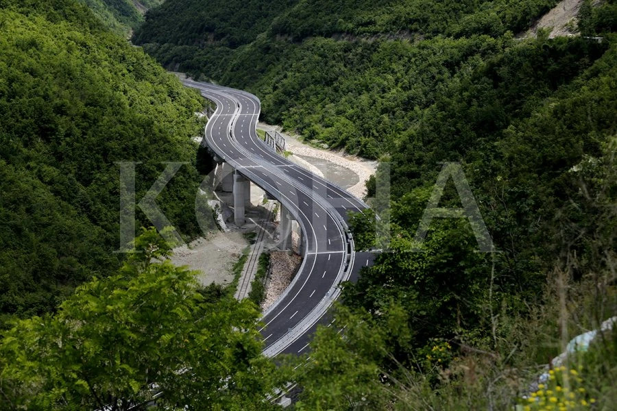 Dy autostradat do të mbyllen përkohësisht të premten dhe të shtunën
