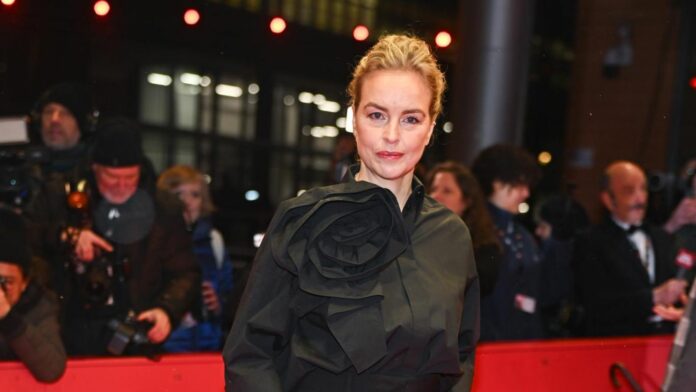 1750431690_news_image_image.gala_.de24401320tiOv3w1440r1.7778ninahoss.jpg.jpeg