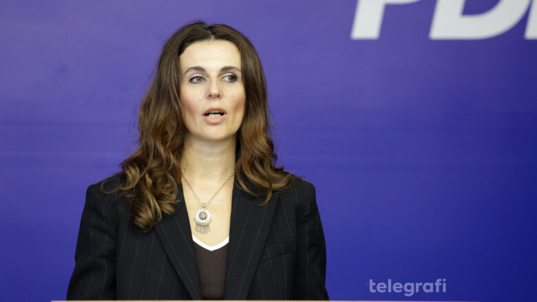 “Kosova është buzë kolapsit”, Çitaku i PDK-së: Për LVV-në dhe Kurtin pushteti është më i rëndësishëm se shteti