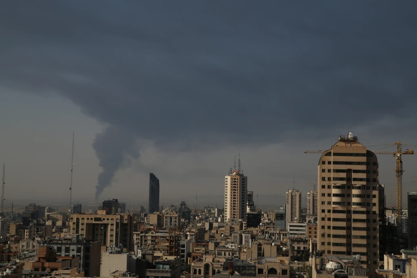 Izraeli nis sulme të reja drejt infrastrukturës ushtarake të Iranit