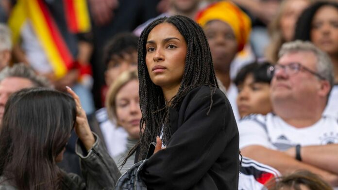 1750527503_news_image_image.gala_.de24116944t5Gv3w1440r1.7778aaliyah.jpg.jpeg