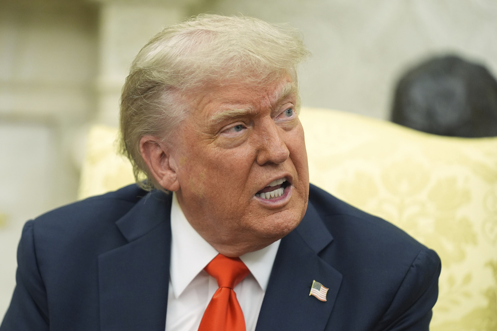 ShBA-ja godet centralet bërthamore të Iranit, thotë Trump