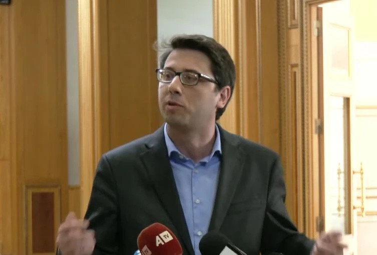 Murati: Opozita të reflektojë, Kosova do t’i humbë 90 mln euro hua nëse s’konstituohet Kuvendi