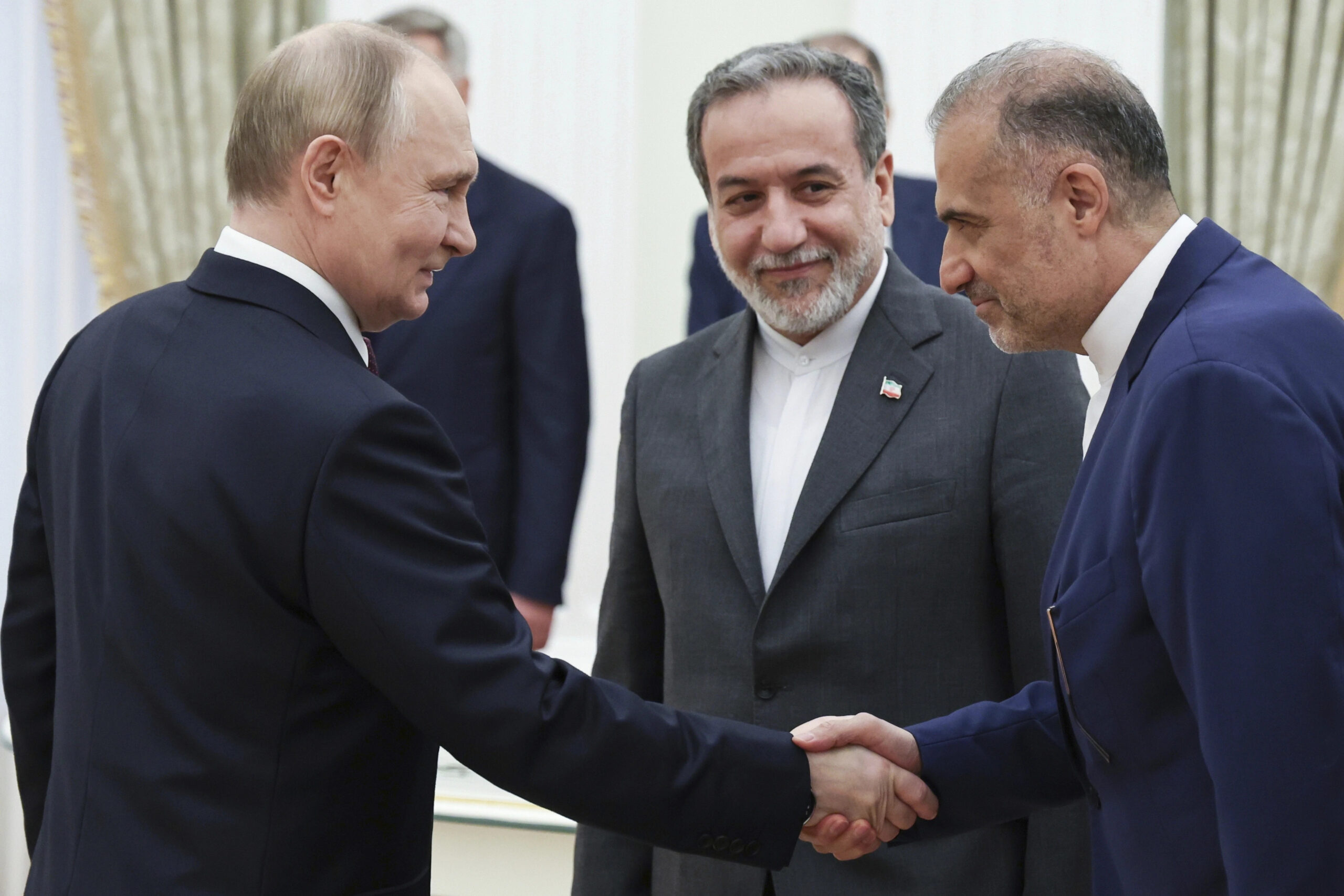 Putini pret kryediplomatin iranian, thotë se s’ka justifikim për sulmin e SHBA-së