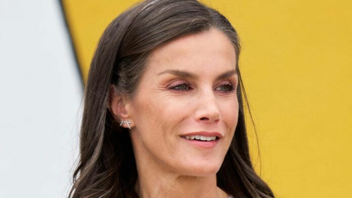 1750703853_news_image_image.gala_.de24403400ttZv4w1440r1.7778koeniginletiziaaufmacher.jpg.jpeg