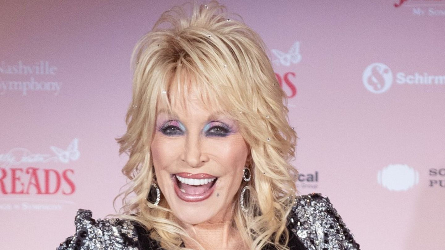 Dolly Parton: Legjenda e vendit kthehet në Vegas