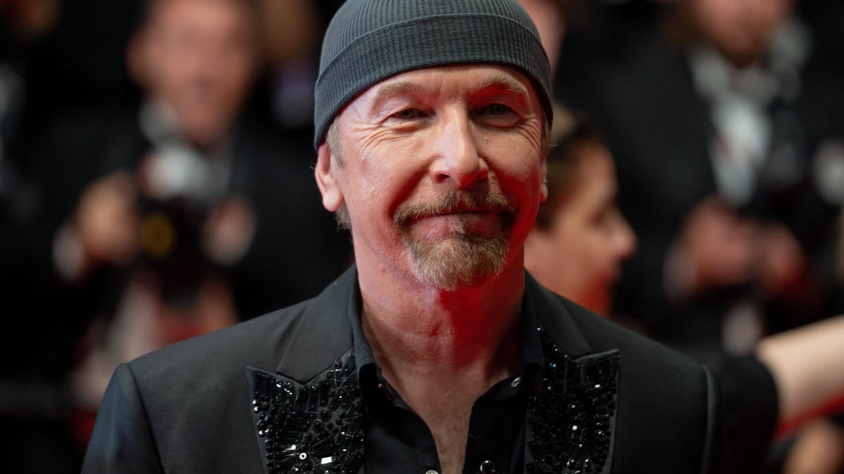 Kitaristi U2 The Edge po bëhet më në fund shtetas irlandez