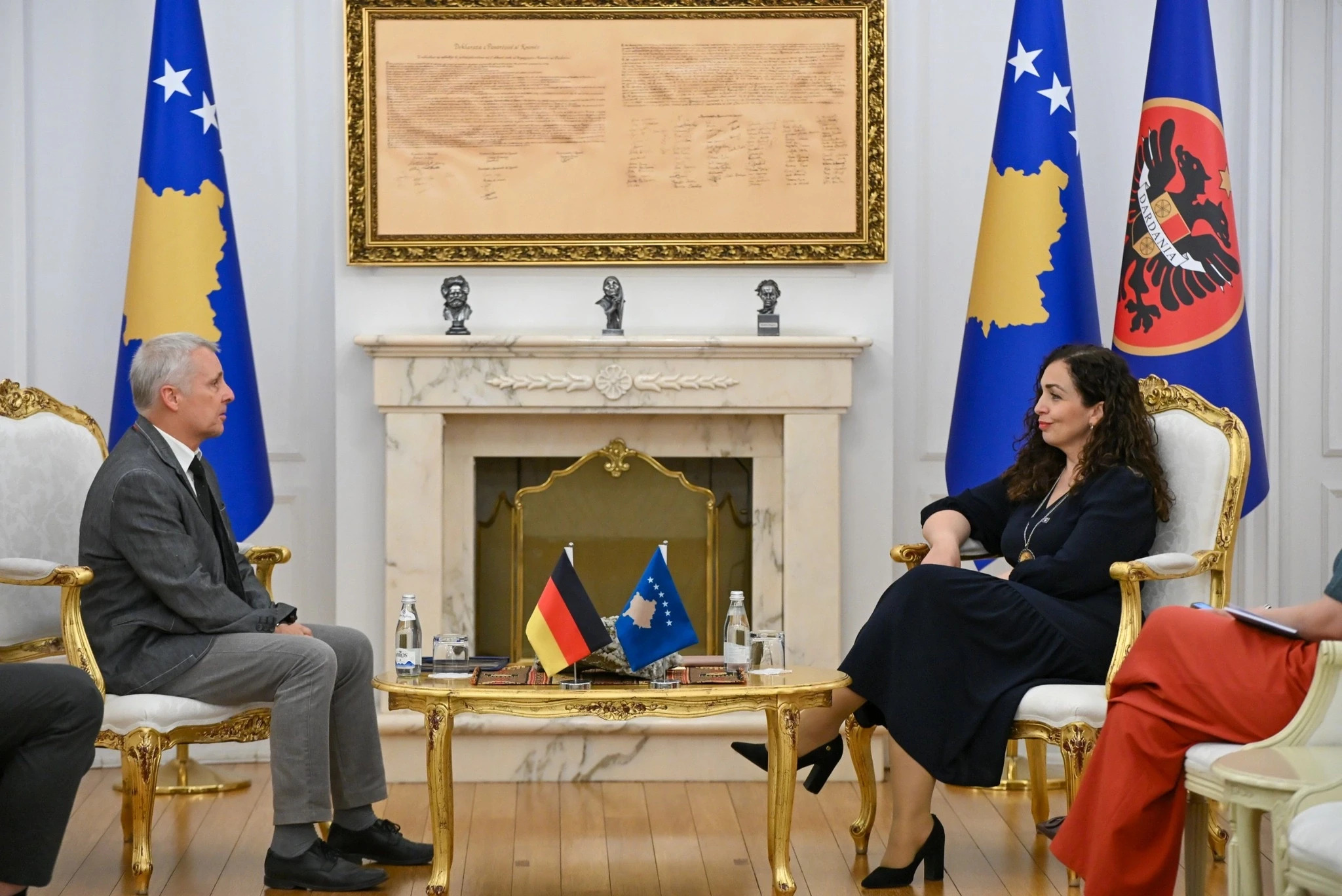 Osmani takohet me Rohden, diskutojnë për ngërçin politik në Kosovë