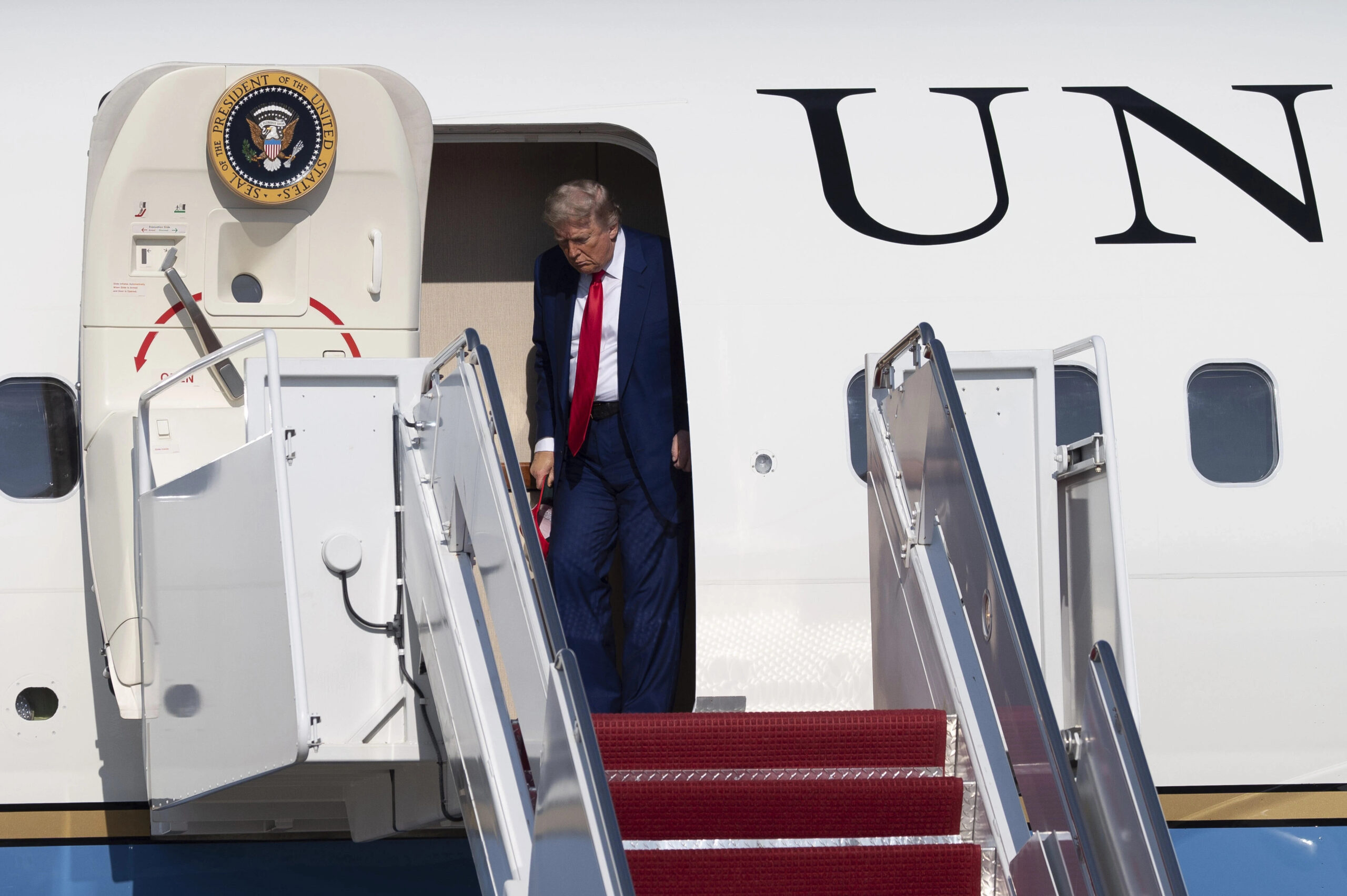 Trumpi mbërrin në Holandë për samitin e NATO-s