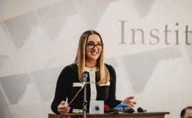 Instituti Albanologjik e quan ndërhyrje politike reagimin e MASHTI-it për emërimin e Meliza Krasniqit