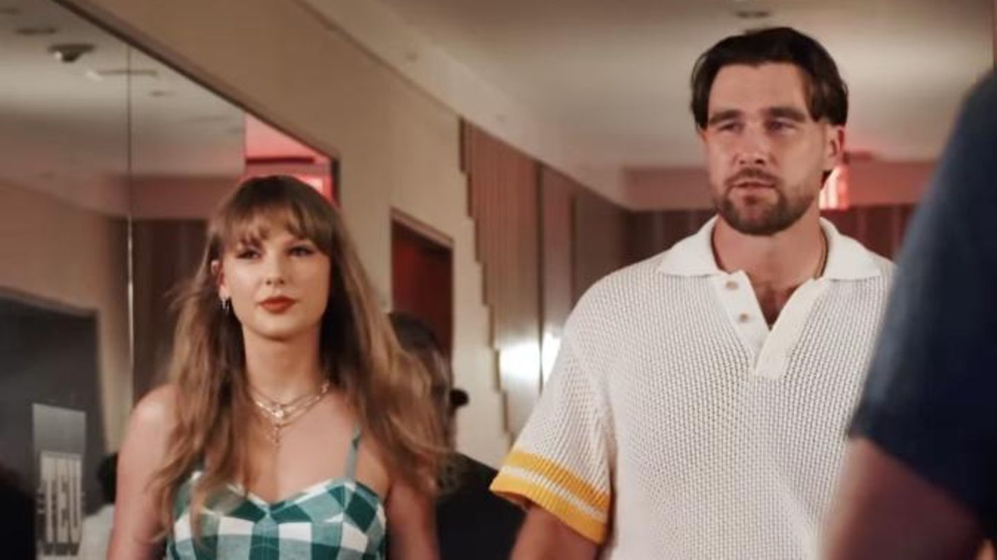 Taylor Swift + Travis Kelce: Taylor Swift dhe Travis Kelce më në fund festojnë debutimin e tyre të tapetit të kuq