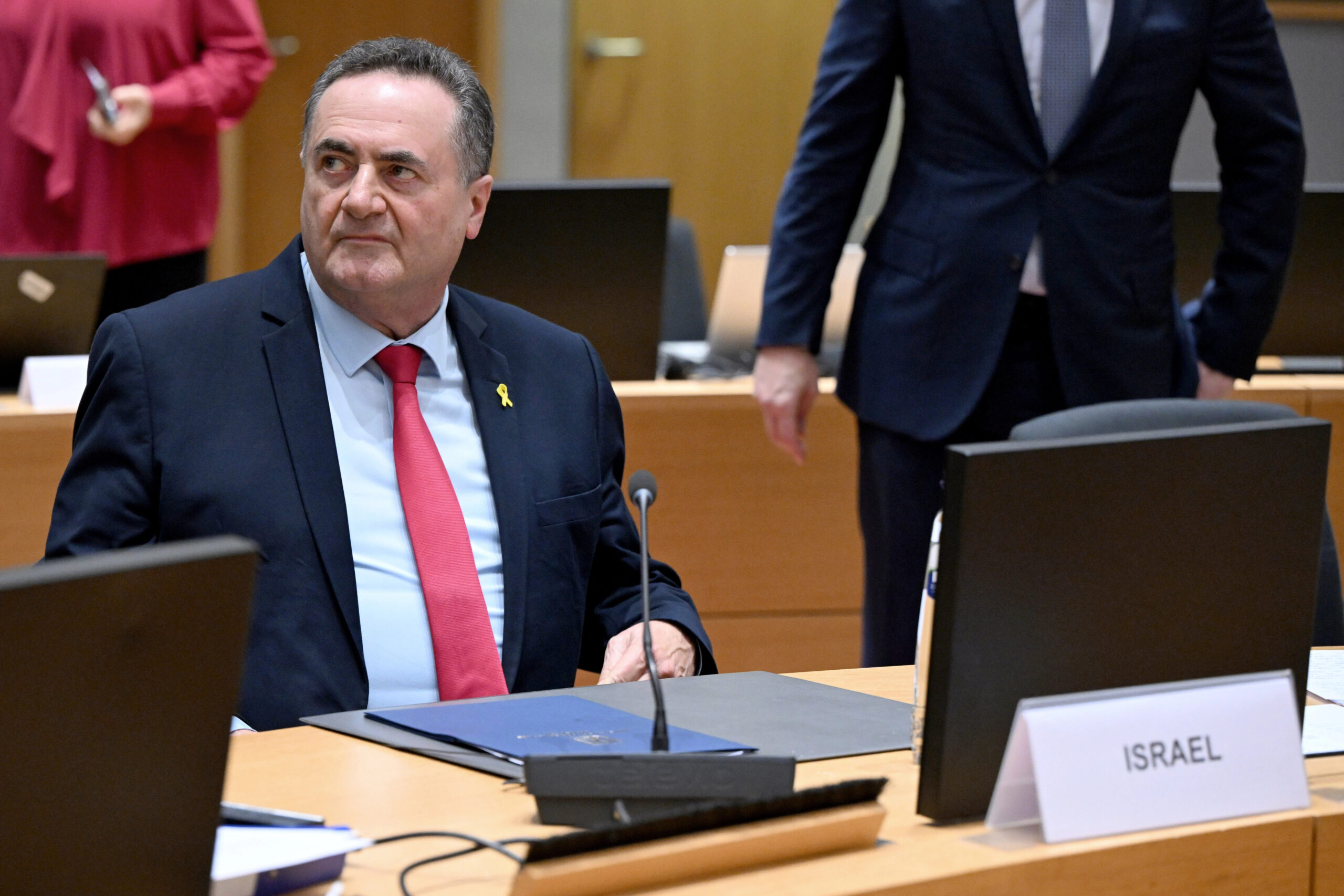 Katz: Lideri suprem i Iranit i shpëtoi atentatit duke u fshehur nën tokë