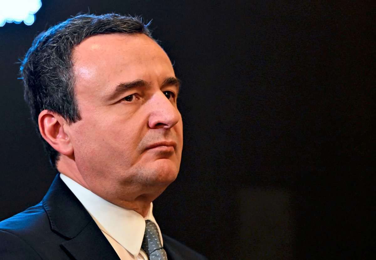 Kurti i fton në takim të përbashkët liderët e partive politike