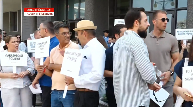 Organizatat e shoqërisë civile sërish me protestë para Kuvendit